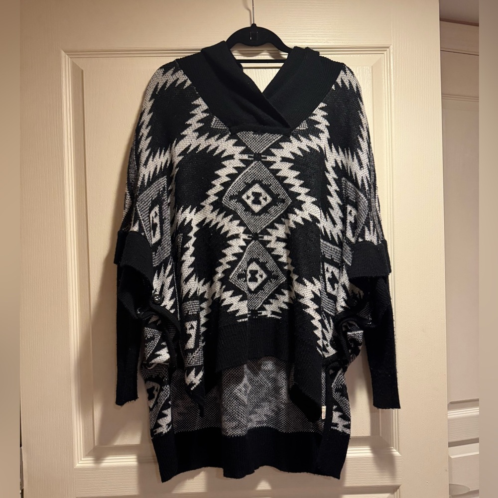 RD Style Aztec Pancho with Sleeves and Button Detail